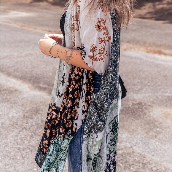 Green Boho Floral Print Irregular Hem Flowy Kimono - Picture 4 of 11
